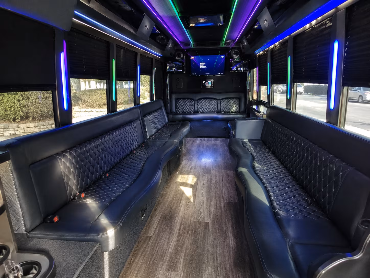 apopka 15 passenger party bus interior