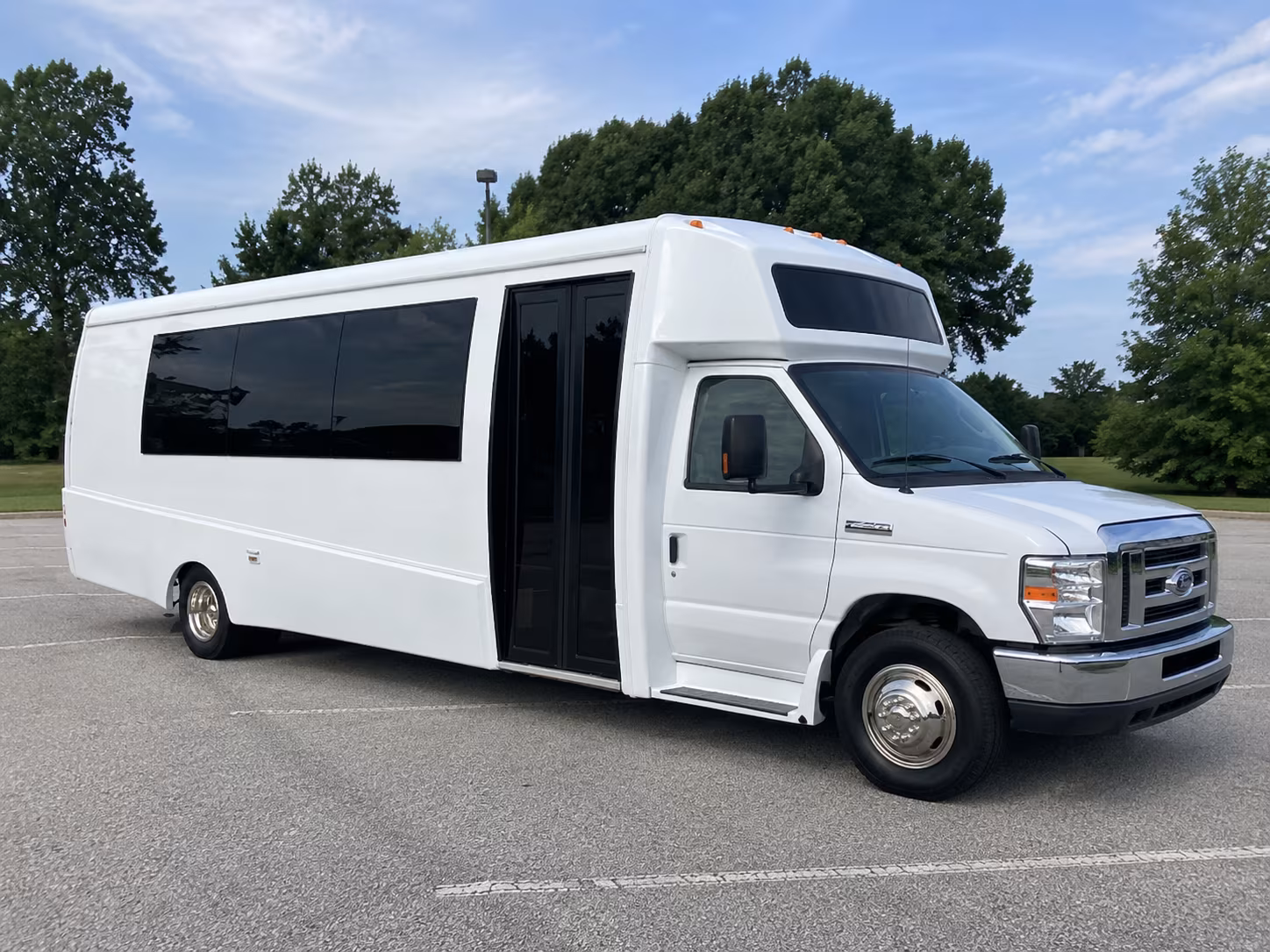 apopka 18 passenger party bus