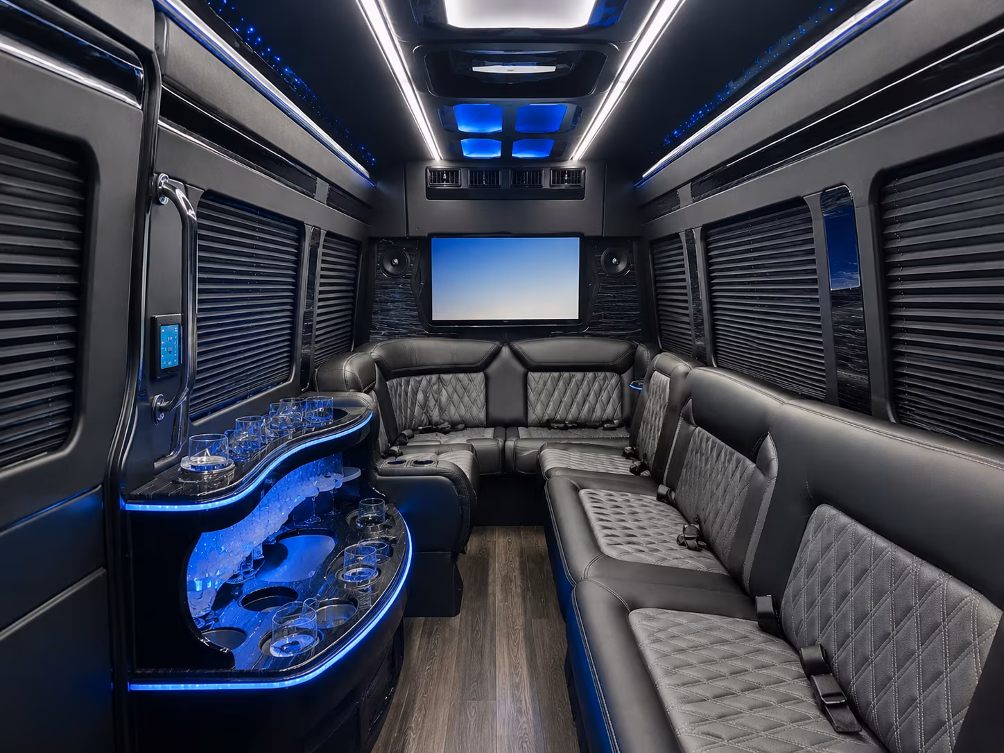 apopkacharterbuscompany com will help you move corporate groups to maitland center and lake mary